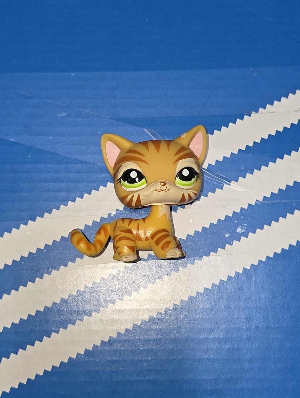 Littlest Pet Shop LPS Shorthair Cat Figurine Toy - Cute Collectible Cat
